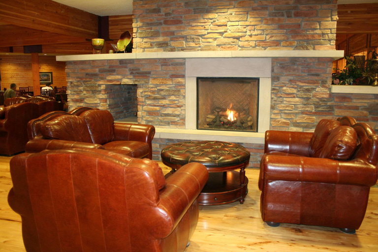 Public Area 2, Norfolk Lodge & Suites, an Ascend Collection Hotel, Madison
