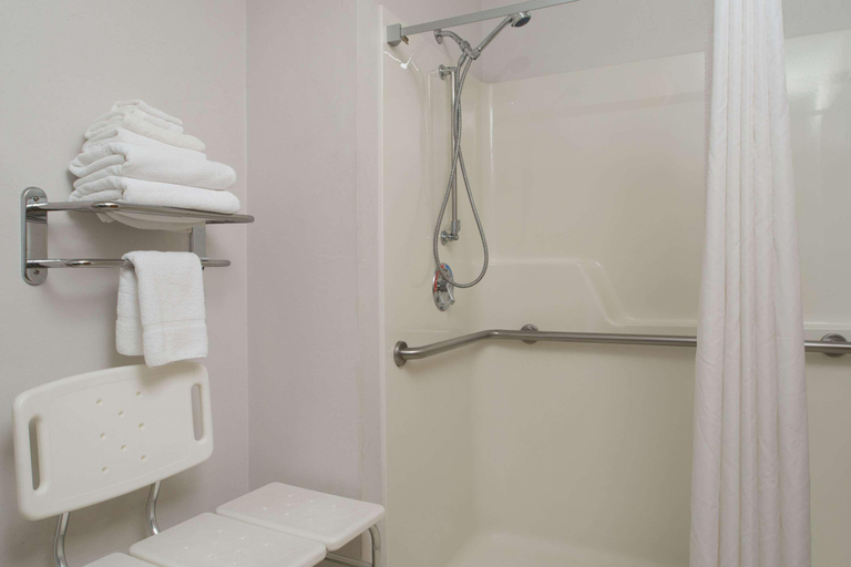 Bathroom 5, SureStay by Best Western Walla Walla, Walla Walla