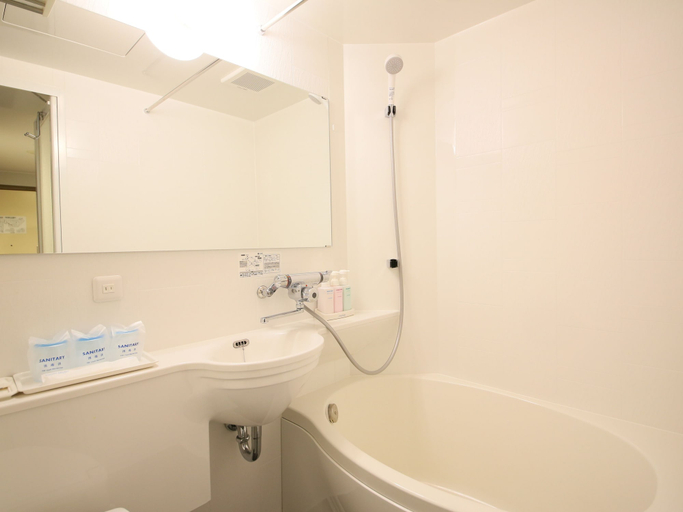 Bathroom 4, ibis Tokyo Shinjuku, Shinjuku