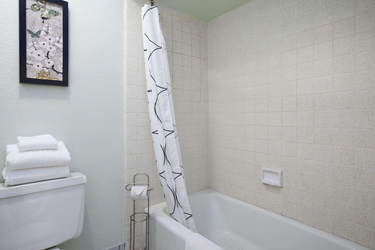 Bathroom 4, Studio 6 Suites Stockton, CA – Waterfront, San Joaquin