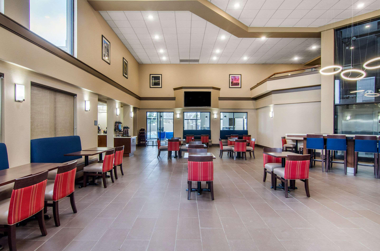 Public Area 2, Comfort Inn & Suites Wichita, Sedgwick