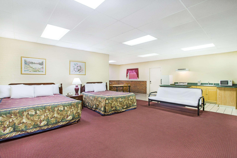 Public Area 3, Bristol Parkway Inn, Sullivan