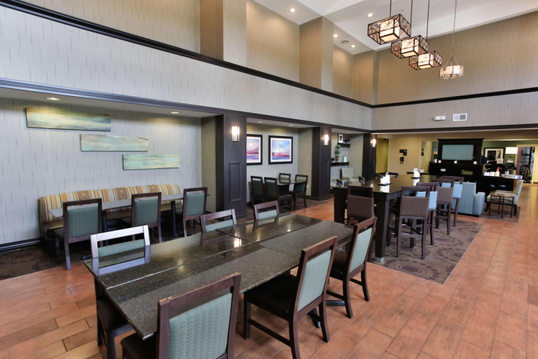 Food & Drinks 5, Hampton Inn & Suites Middlebury, Elkhart