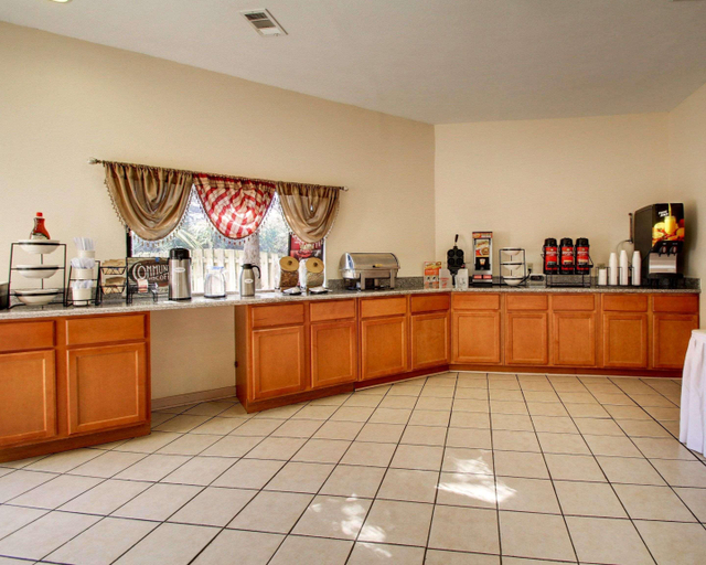 Others 5, Econo Lodge Biloxi Beach North, Harrison