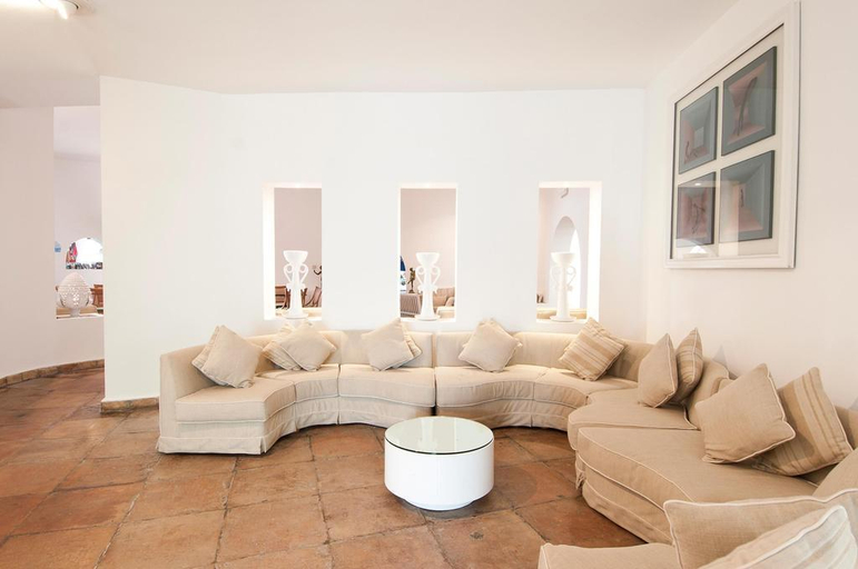 Public Area, Ostuni a Mare, Brindisi