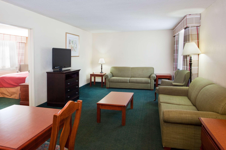Bedroom 3, Country Inn & Suites By Radisson, Hiram, Ga, Paulding
