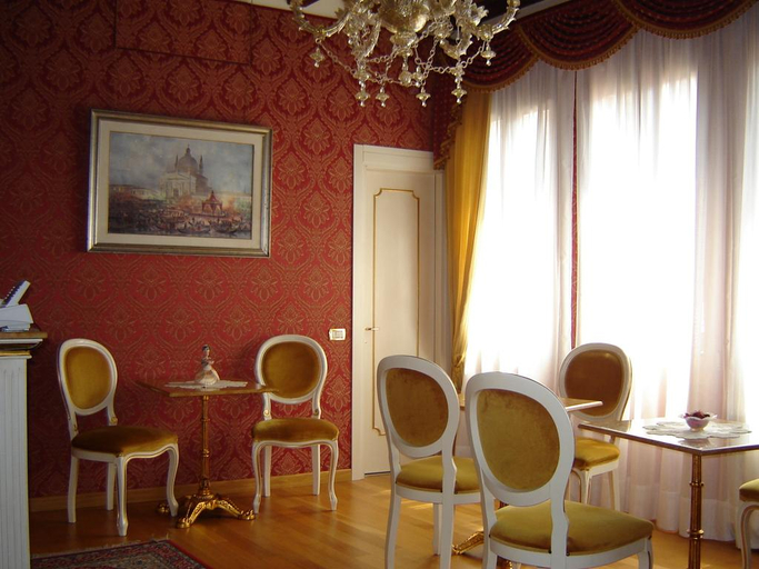 Public Area 4, Locanda Correr, Venezia