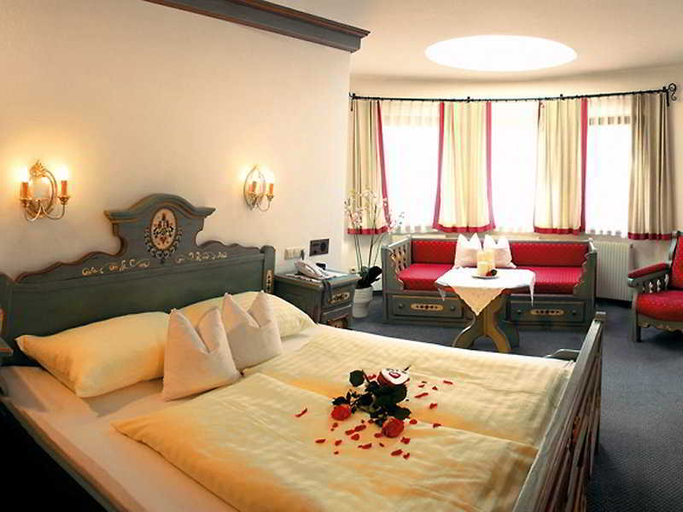 Bedroom 3, Hotel Zillertalerhof, Schwaz