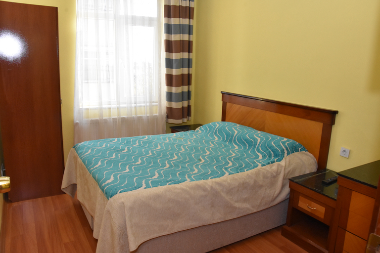 Bedroom 3, Timeks Suite & Hotel, Fatih