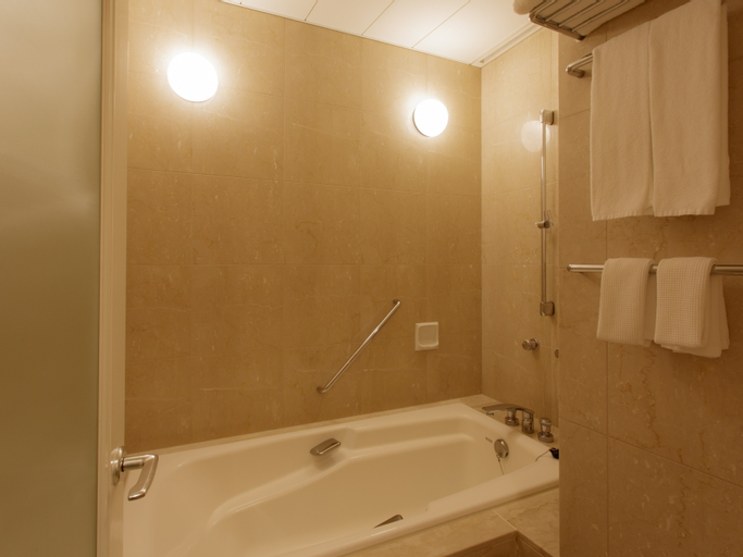 Bathroom 21