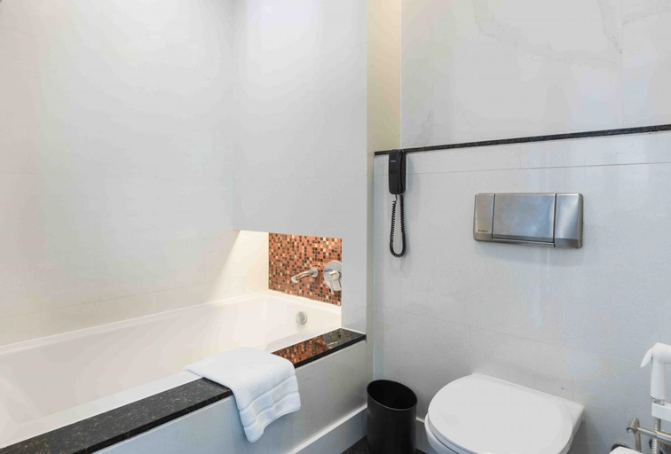 Bathroom 22