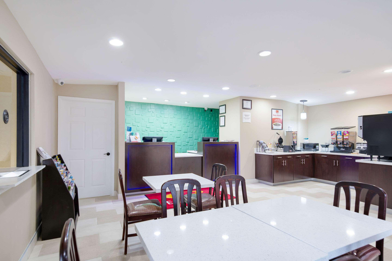 Public Area 3, Super 8 by Wyndham Palestine, Anderson