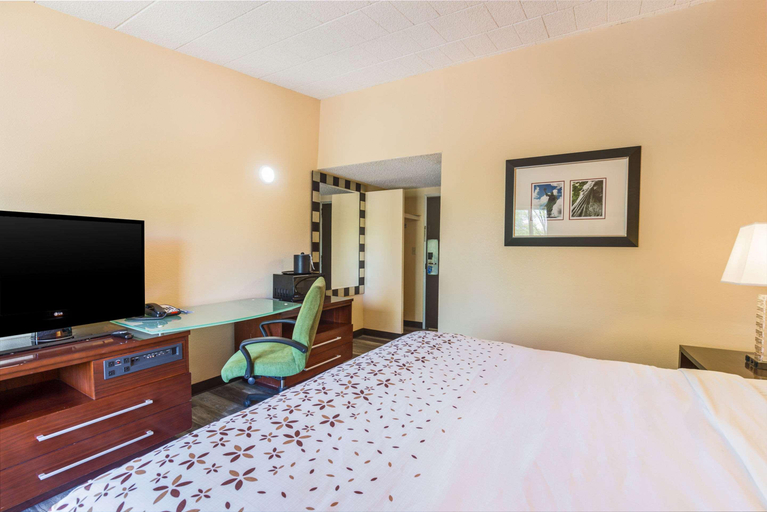 Bedroom 4, Fairmount Inn & Suites - Stroudsburg Poconos, Monroe