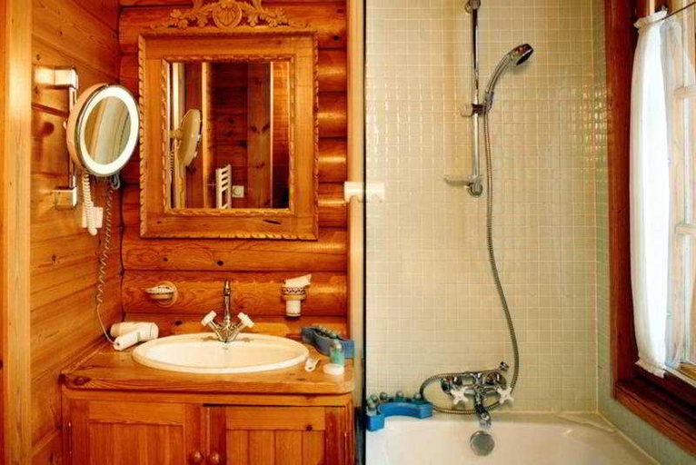Bathroom, El Lodge, Granada