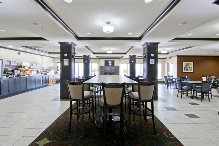 Food & Drinks 5, Wingate by Wyndham Fort Saskatchewan, Division No. 11