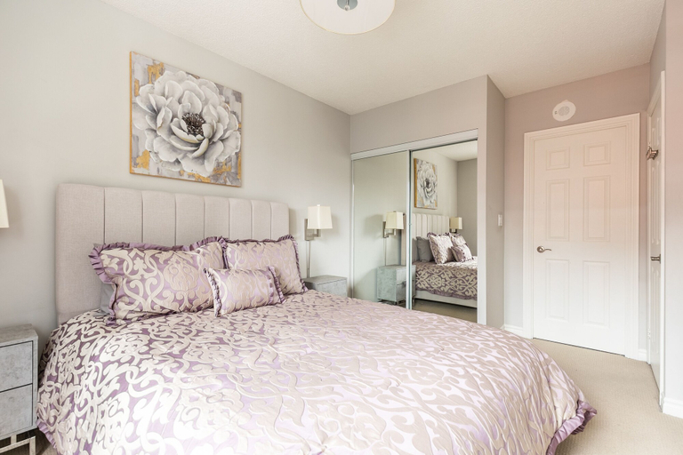 Bedroom 3, Simply Comfort, Stylish Downtown Apartment, Toronto