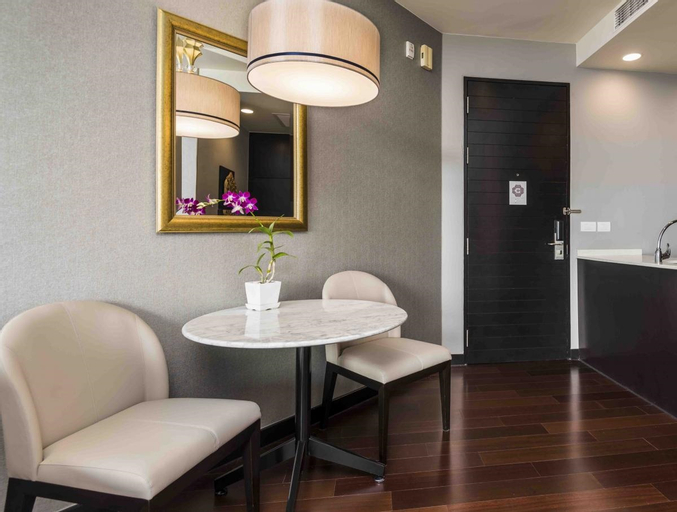 Dining Room 23