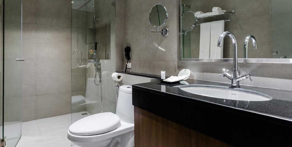 Bathroom 26
