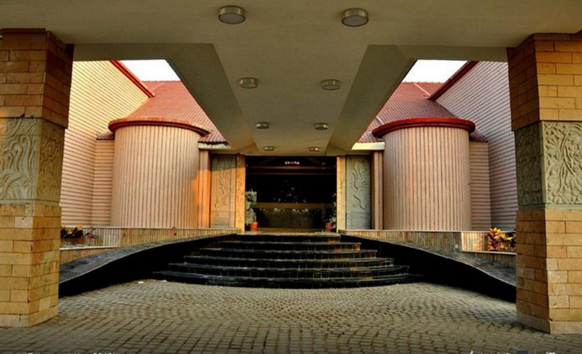 Public Area 2, Regenta Resort Bhuj, By Royal Orchid Limited, Kachchh