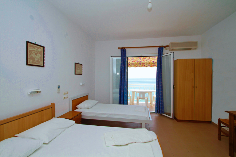 Bedroom 2, Rosa's Beach Studios, Ionian Islands