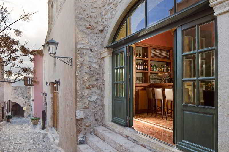Public Area, Moni Emvasis Luxury Suites, Peloponnese