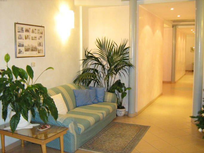 Public Area 4, Castello, Brindisi