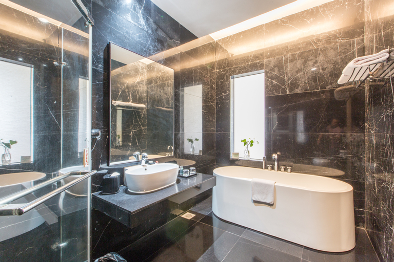 Bathroom 72