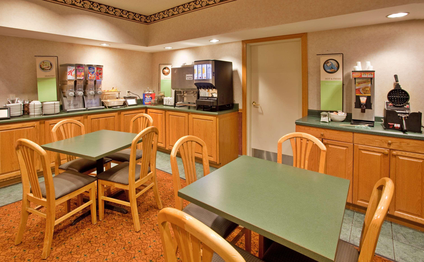 Others 5, Country Inn&Suites BloomingtonNormal West Il, McLean