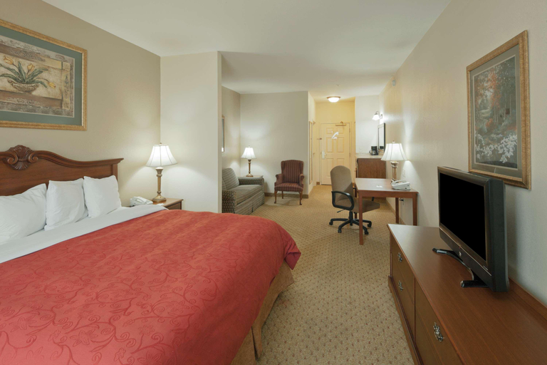 Bedroom 3, Red Roof Inn PLUS+ & Suites Birmingham - Bessemer, Jefferson