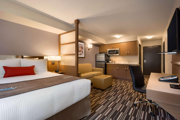Bedroom, Microtel Inn & Suites by Wyndham Oyster Bay, Cowichan Valley