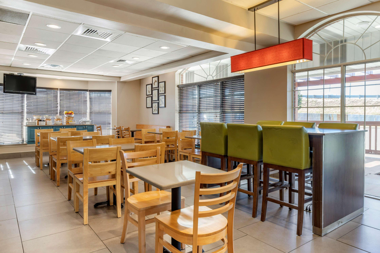 Food & Drinks 5, Country Inn Suites By Radisson Lumberton Nc, Robeson
