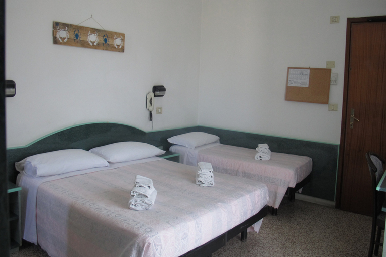 Bedroom 3, Hotel Concordia, Rimini