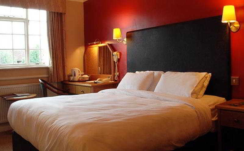 Bedroom, Ye Olde Talbot Hotel, Worcestershire