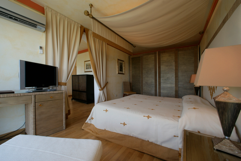 Bedroom 25