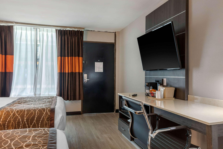 Bedroom 3, VetteCity Hotel, Warren