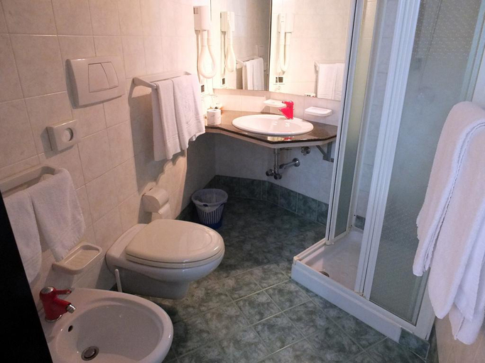 Bathroom 4, Hotel Lo Smeraldo, Brindisi