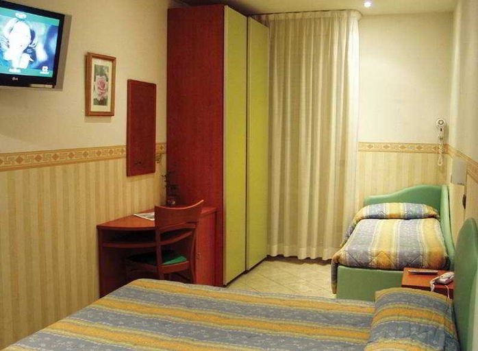 Bedroom, Poker, Rimini