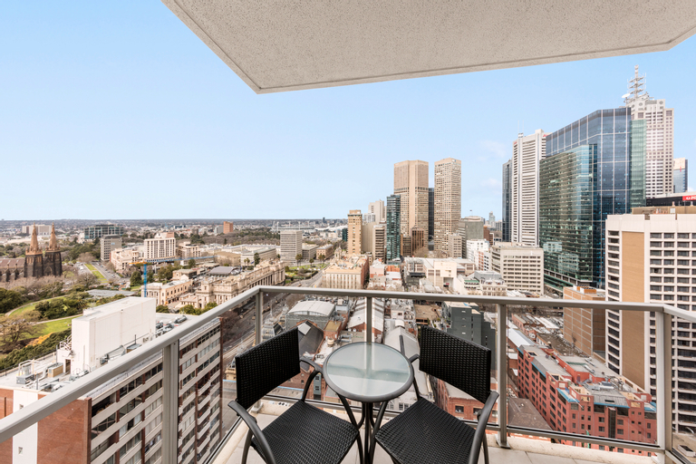 Exterior & Views 13