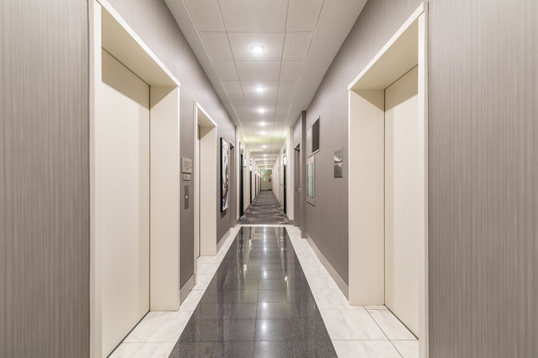 Public Area 2, Simply Comfort, Stylish Downtown Apartment, Toronto