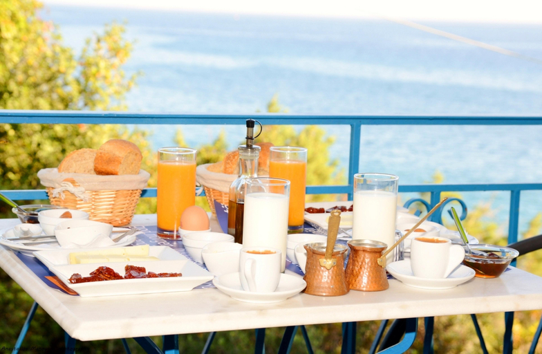 Food & Drinks 3, Paraskevas, Peloponnese
