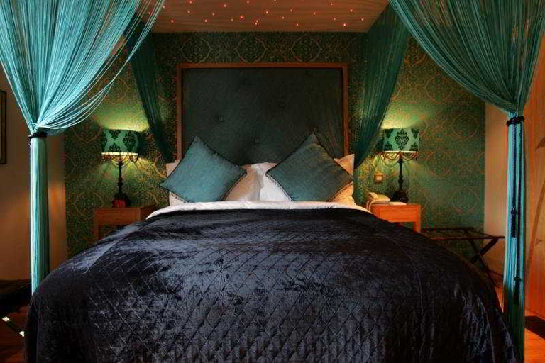 Bedroom 2, Glenskirlie Castle Hotel, Falkirk