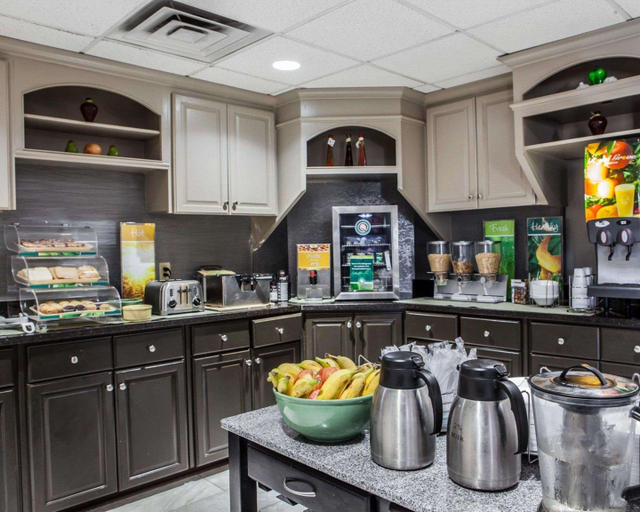 Food & Drinks 4, Quality Inn Florence Muscle Shoals, Lauderdale