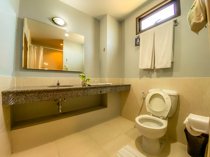Bathroom 22