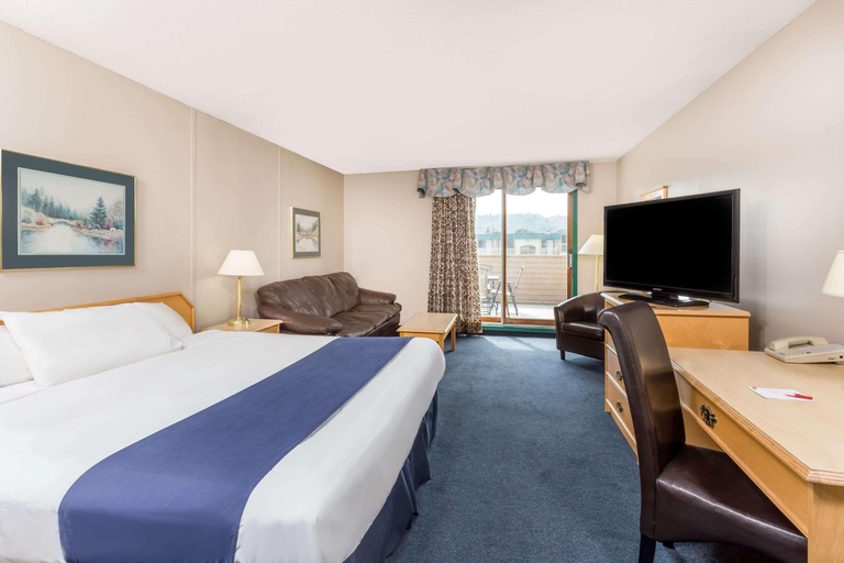 Bedroom 3, Ramada By Wyndham Quesnel, Cariboo