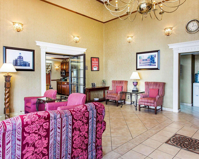 Public Area 2, Econo Lodge Inn & Suites Griffin North, Spalding