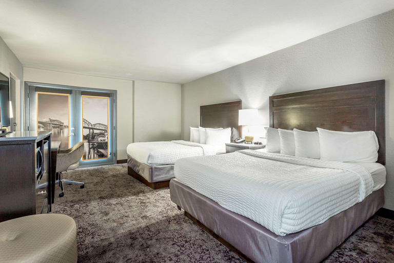 Bedroom, District 3 Hotel, an Ascend Hotel Collection, Hamilton