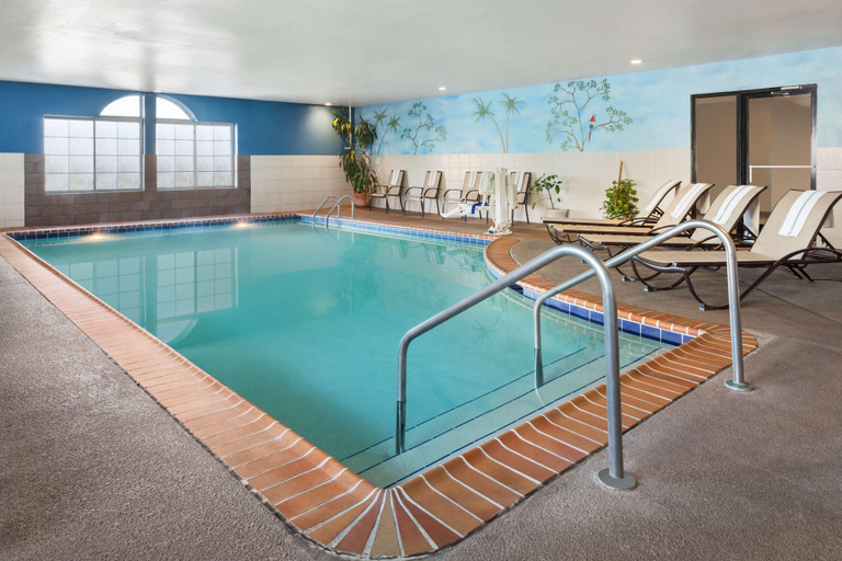 Sport & Beauty 4, Country Inn & Suites Lexington, Fayette