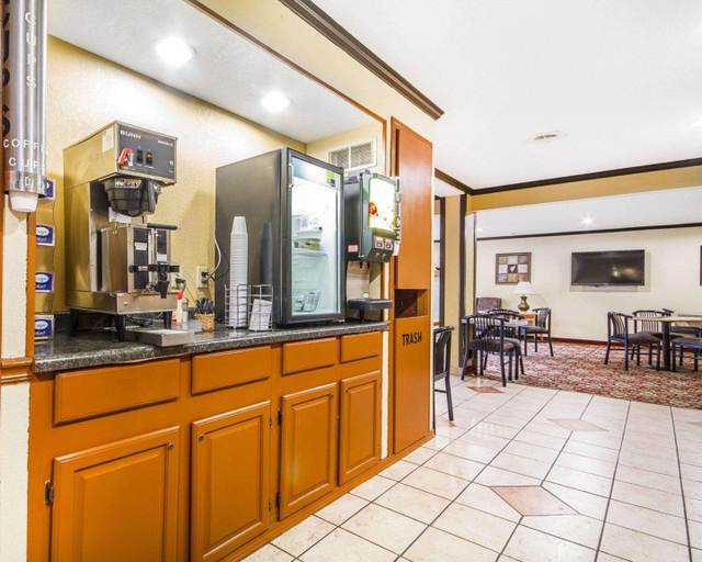Public Area 2, Rodeway Inn & Suites Madison East, Dane
