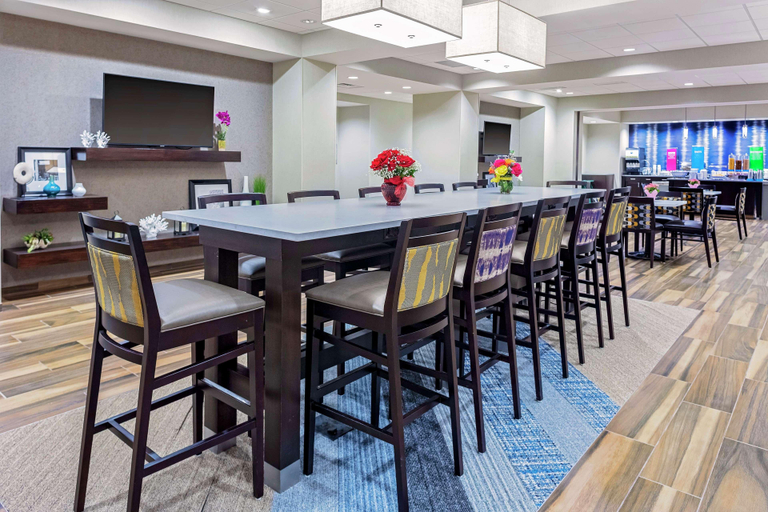 Food & Drinks 5, Hampton Inn Cranbury, Middlesex