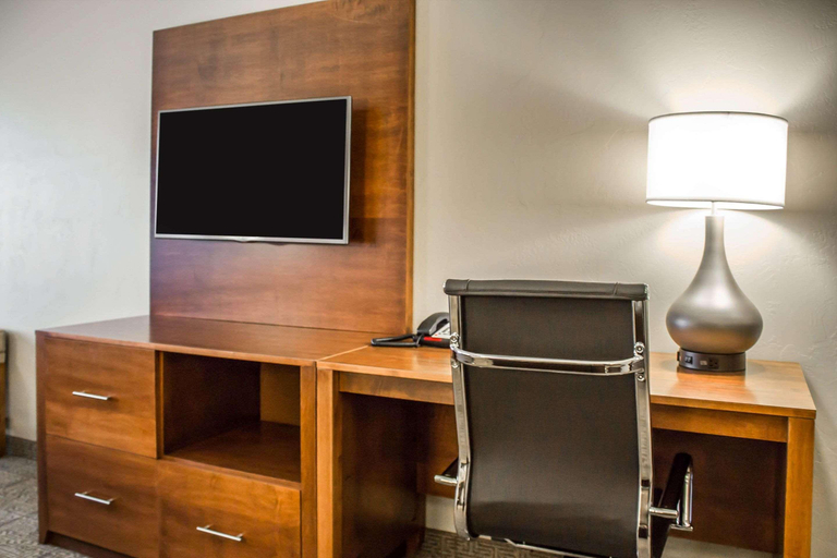 Bedroom 4, Comfort Suites Hartville-North Canton, Stark